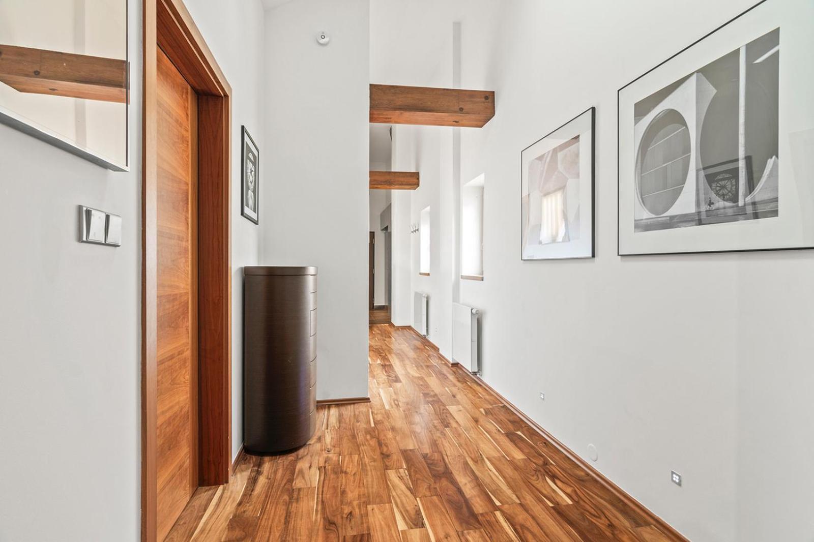 Apartment Days - Spacious 117m2 Attic Retreat W Ac - Near Old Town Sq Prague
